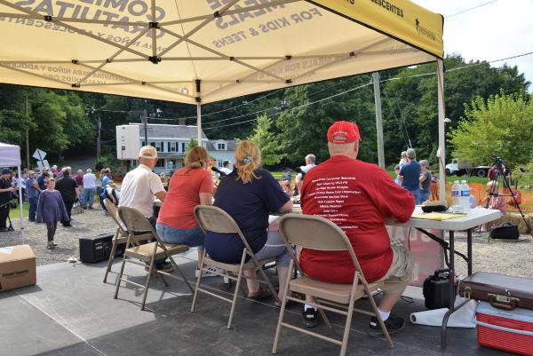 140 official&rsquo;s stand